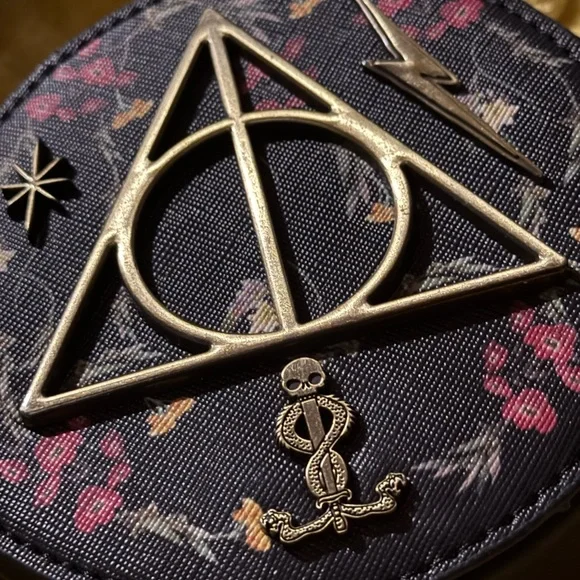 NEW Boxlunch⚡️HP Clutch - Picture 6 of 9